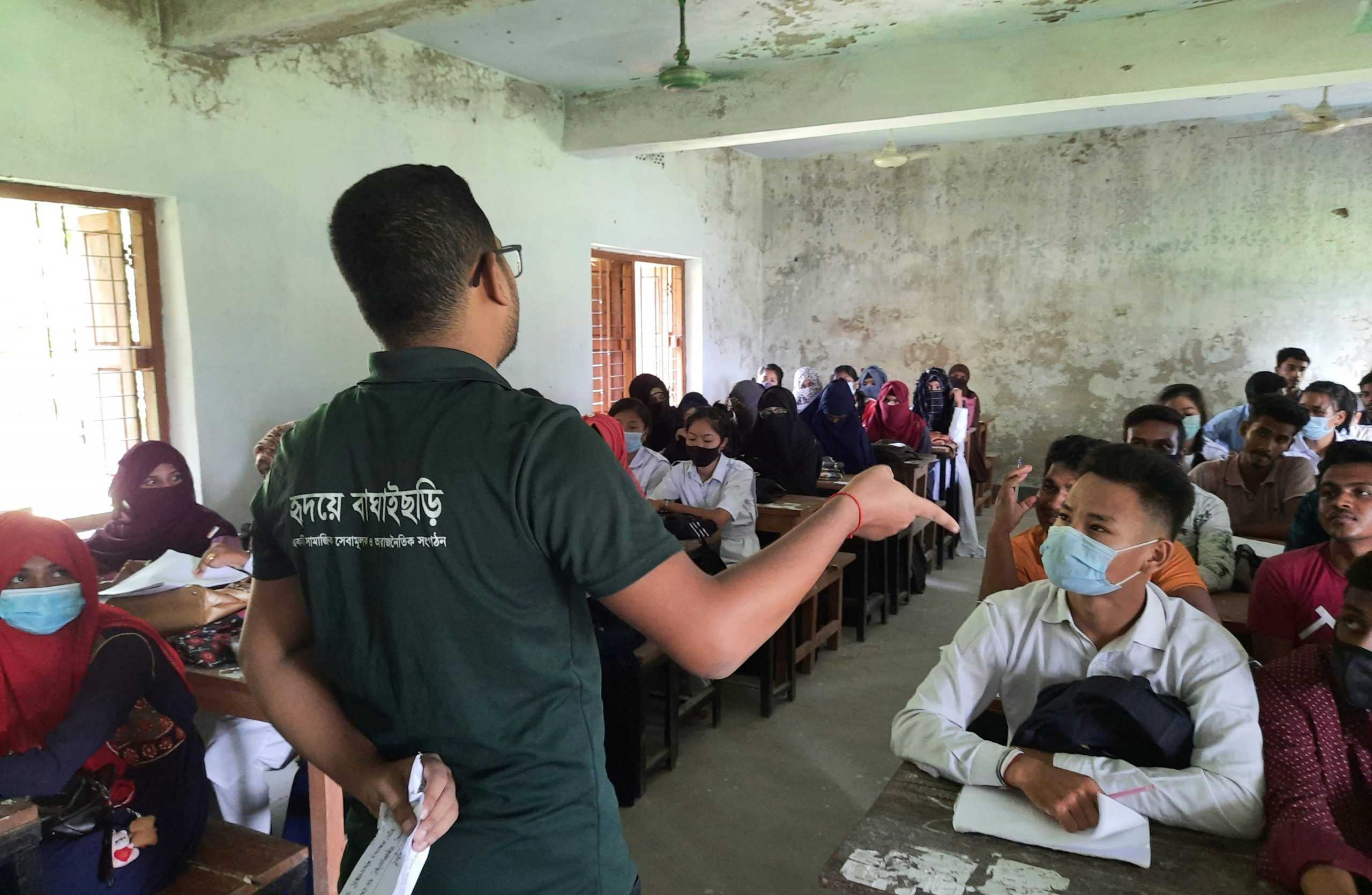 কাচালং কলেজে হৃদয়ে বাঘাইছড়ির ‘জার্নি টু ইউনিভার্সিটি’ সেমিনার অনুষ্ঠিত