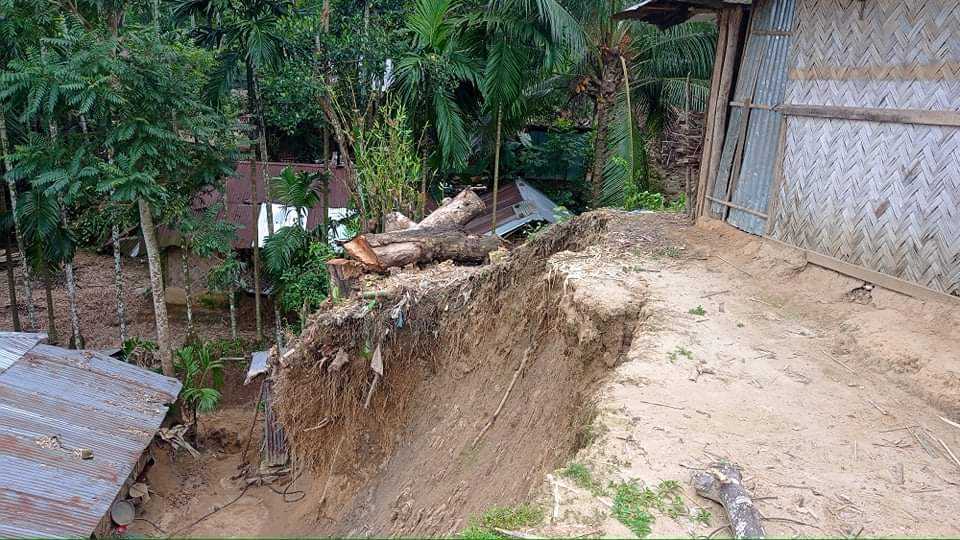 পশ্চিম লাইল্যাঘোনায় অবৈধ ভাবে কাটা হচ্ছে পাহাড় জোরপূর্বক জমি দখলের চেষ্টা