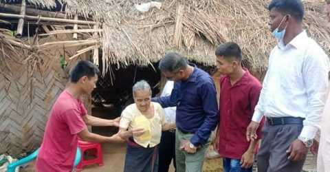 বাঘাইছড়িতে কালবৈশাখী ঝড়ে ক্ষতিগ্রস্তদের জন্য জেলা প্রশাসকের মহানুভবতা