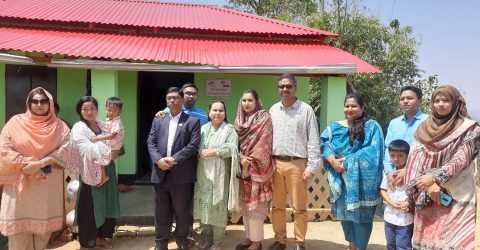 সাজেকে আশ্রয়নের ঘর পরিদর্শন করলেন চট্টগ্রাম বিভাগীয় কমিশনার 