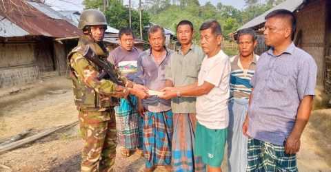 সাজেকের লক্ষ্মীছড়িতে সেতু নির্মাণে সেনাবাহিনীর আর্থিক সহায়তা প্রদান